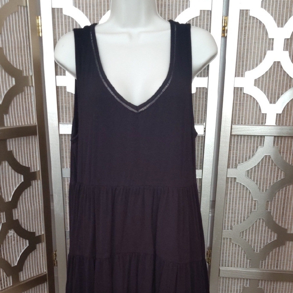 Torrid Black Sleeveless V-Neck Tank